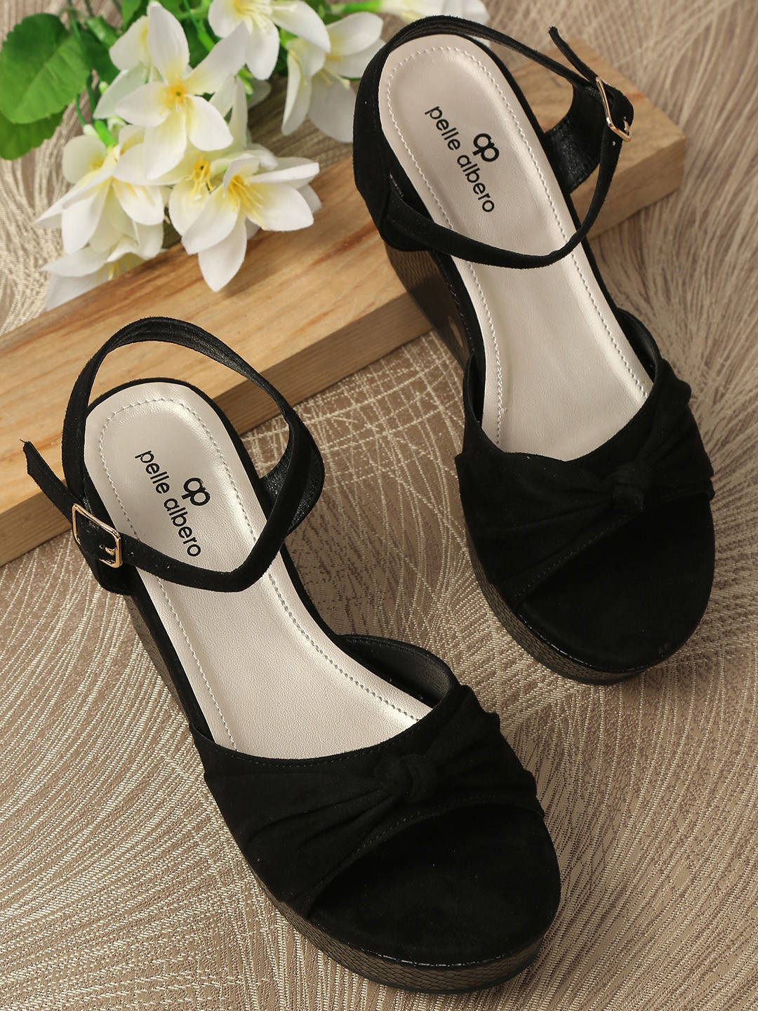 pelle albero Black Velvet Block with Buckles