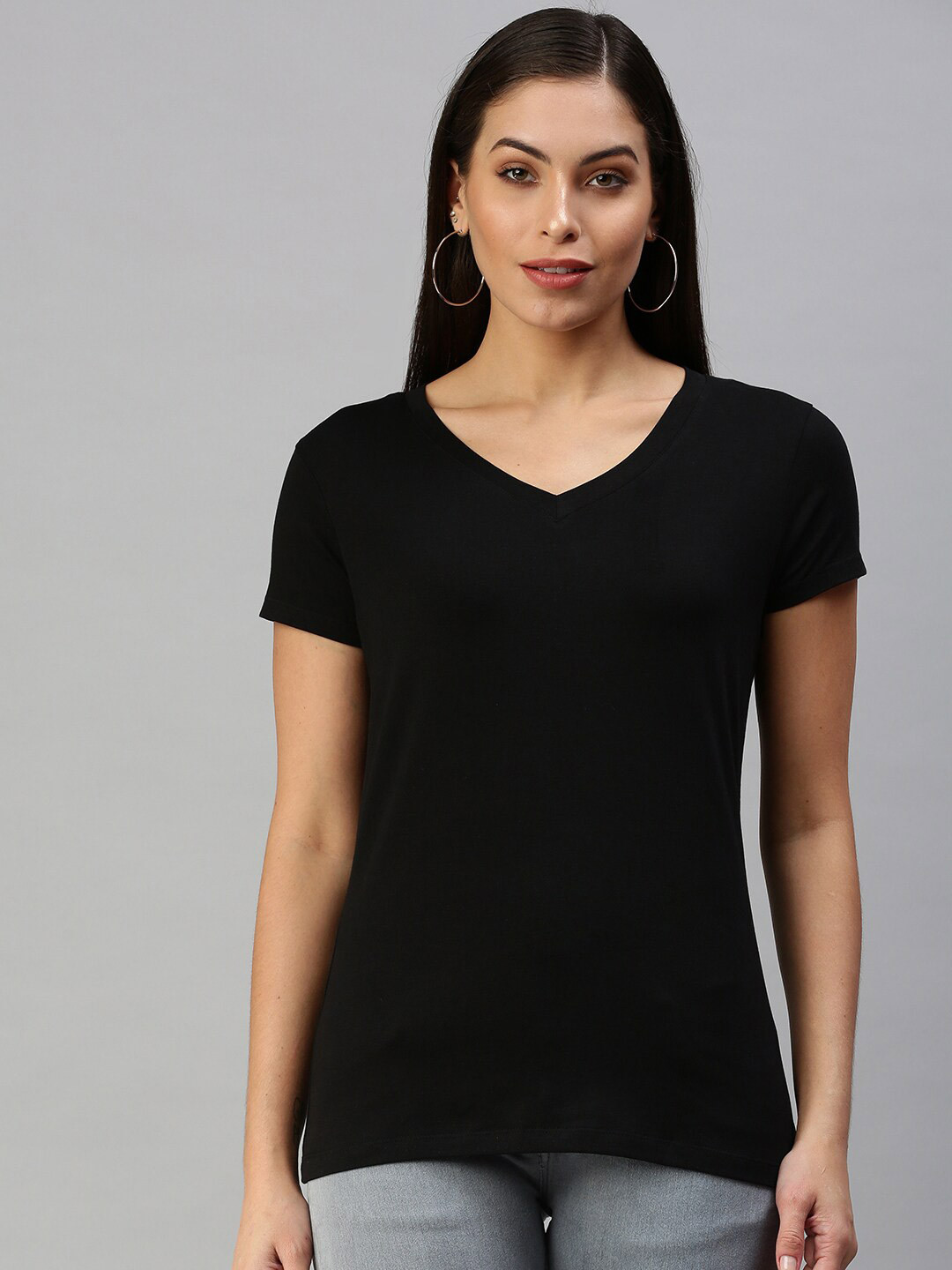 De Moza Black Solid Knitted Fitted Top