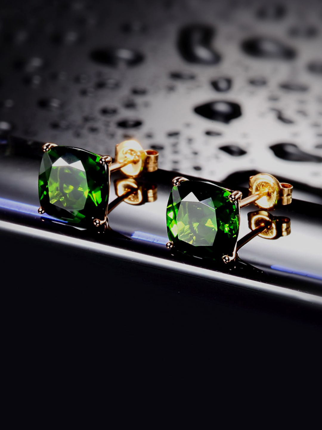 Unwind by Yellow Chimes Green Contemporary Studs Earrings