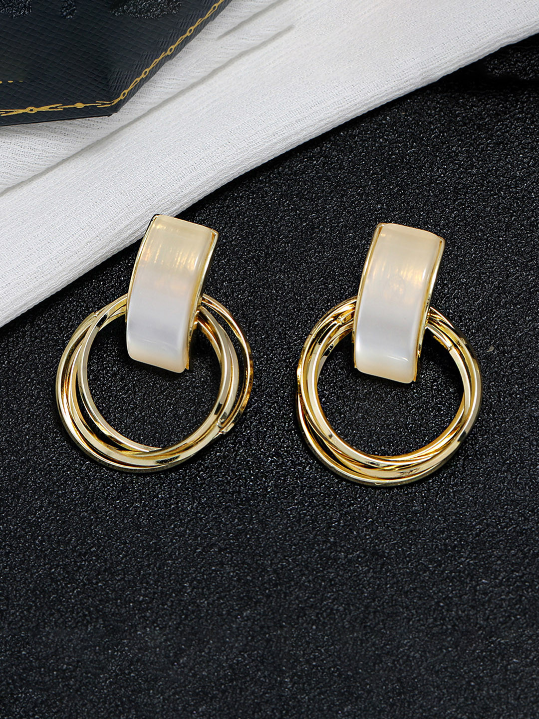 Unwind by Yellow Chimes Gold-Toned Contemporary Studs Earrings