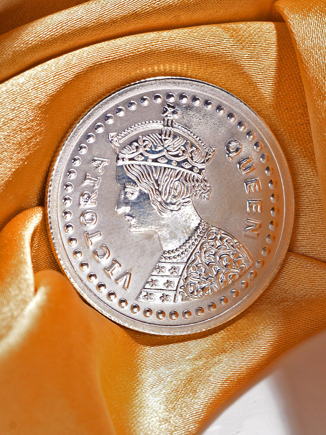 Saraf RS Jewellery 999 Silver Queen Victoria Round Silver Coin 10 g