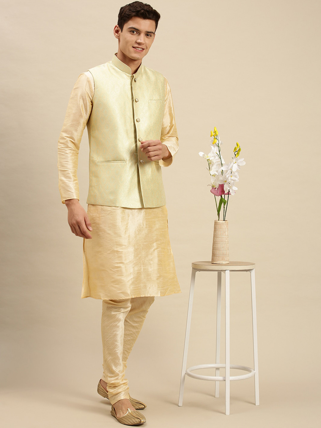 Here&Now X Sanwara  Men Green Woven Design Art Silk Ethnic Bandi Nehru Jacket