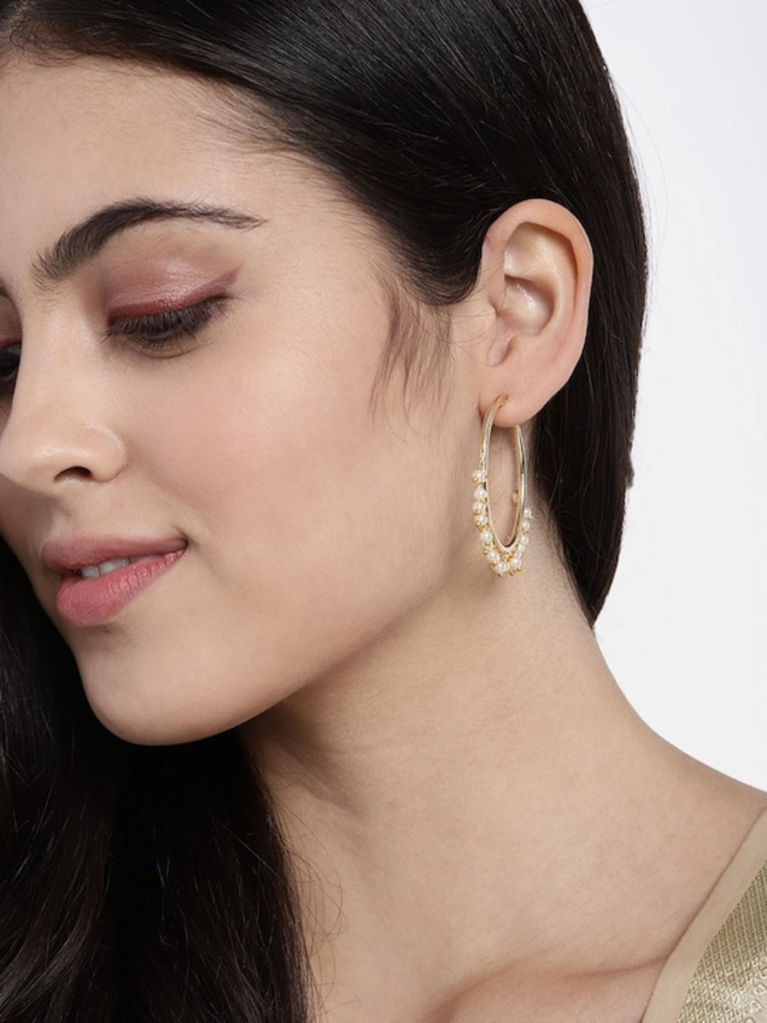 I Jewels Gold-Toned & White Beaded Circular Hoop Earrings