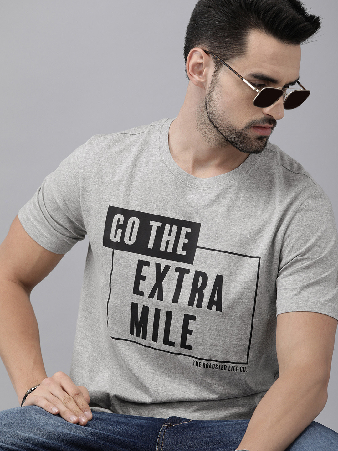 Roadster Men Grey Melange & Black Typography & Brand Logo Printed Cotton T-shirt