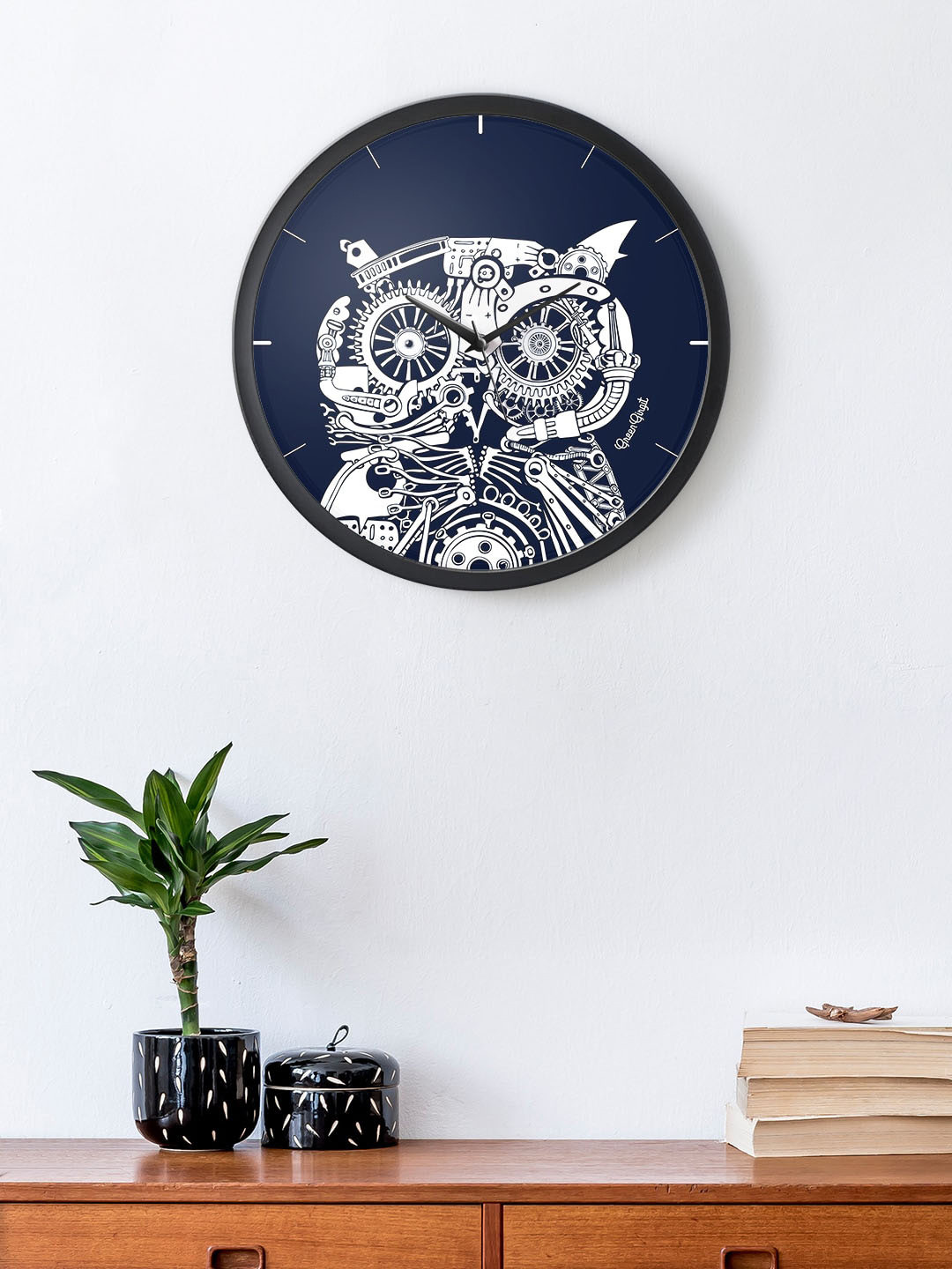 green girgit Techno owl Plastic Large Display Round Battery Analogue Wall Clock-34.3cm