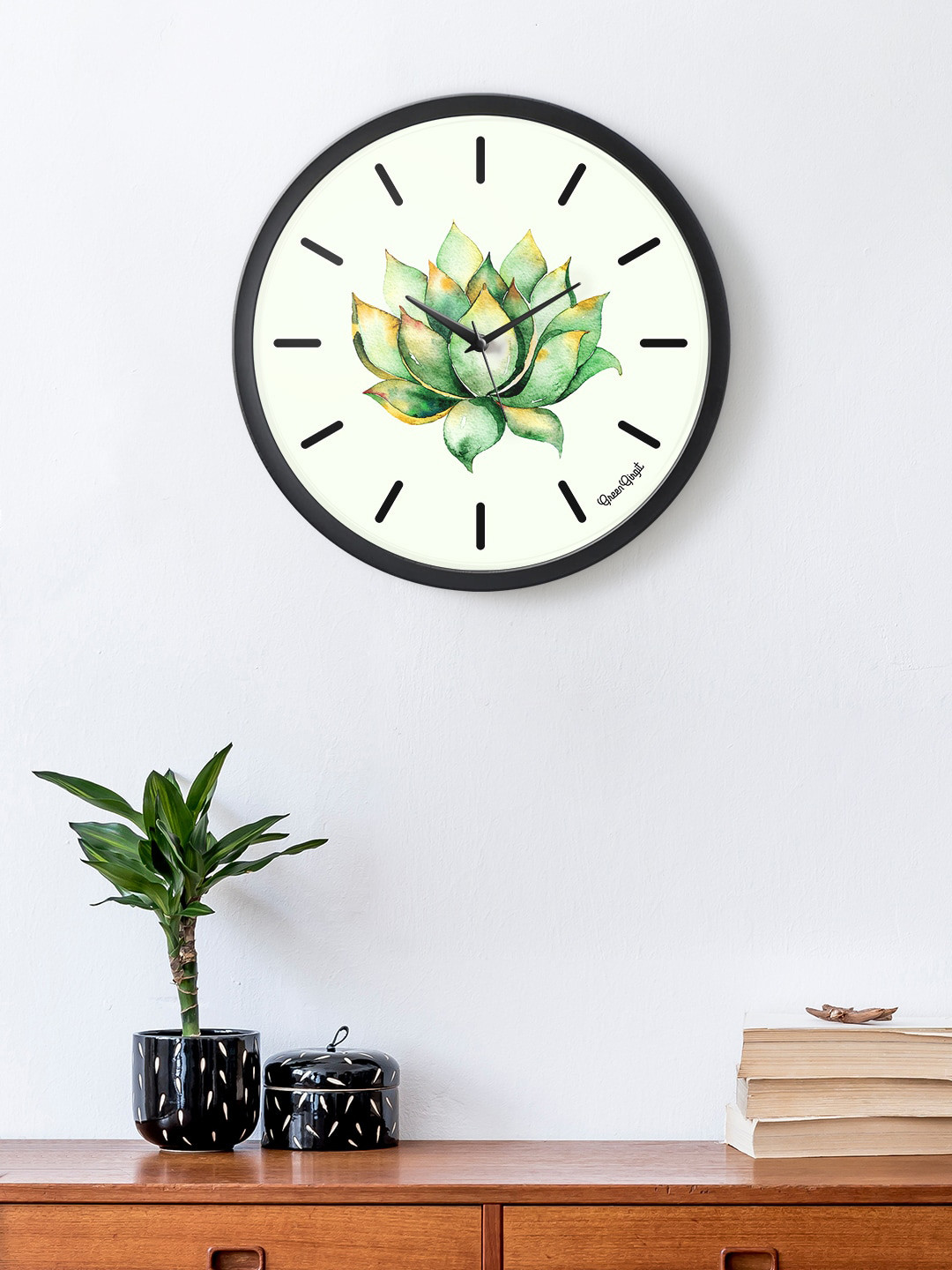 green girgit Green & White Printed Contemporary Analogue Wall Clock