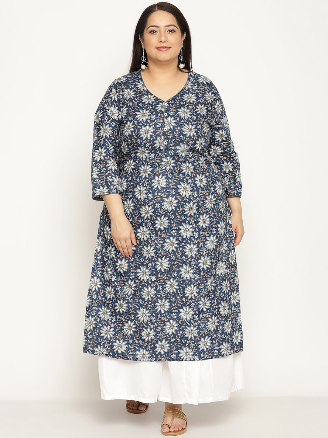Sringam Women Blue Floral Printed Thread Work Kurta