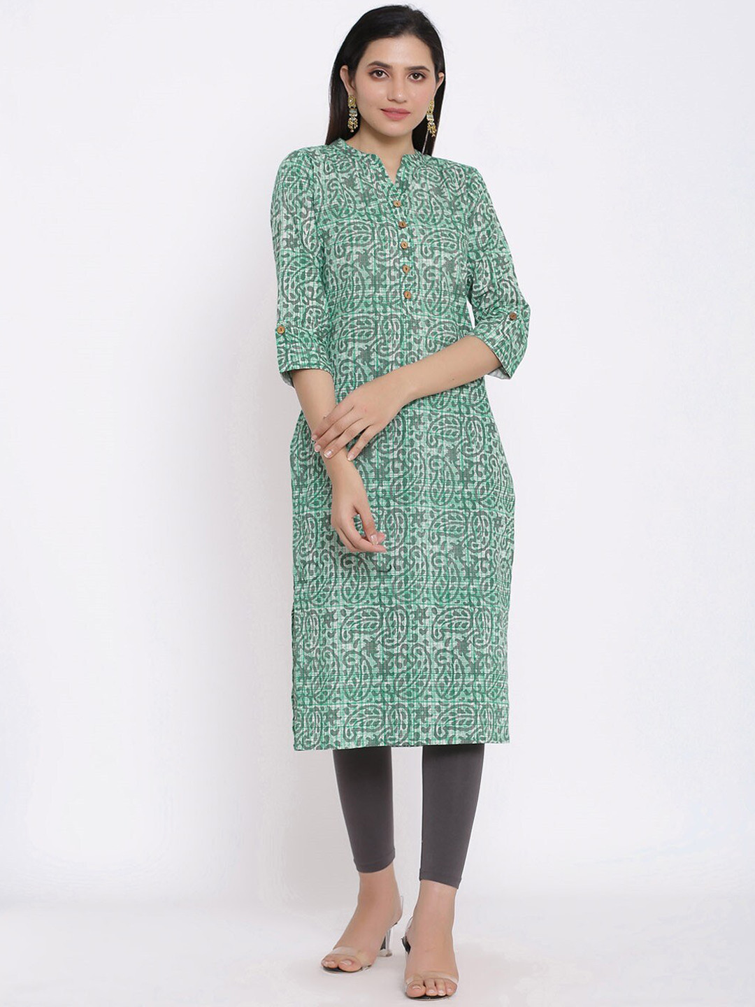Saart Bunaai Women Green Floral Mirror Work Kurta