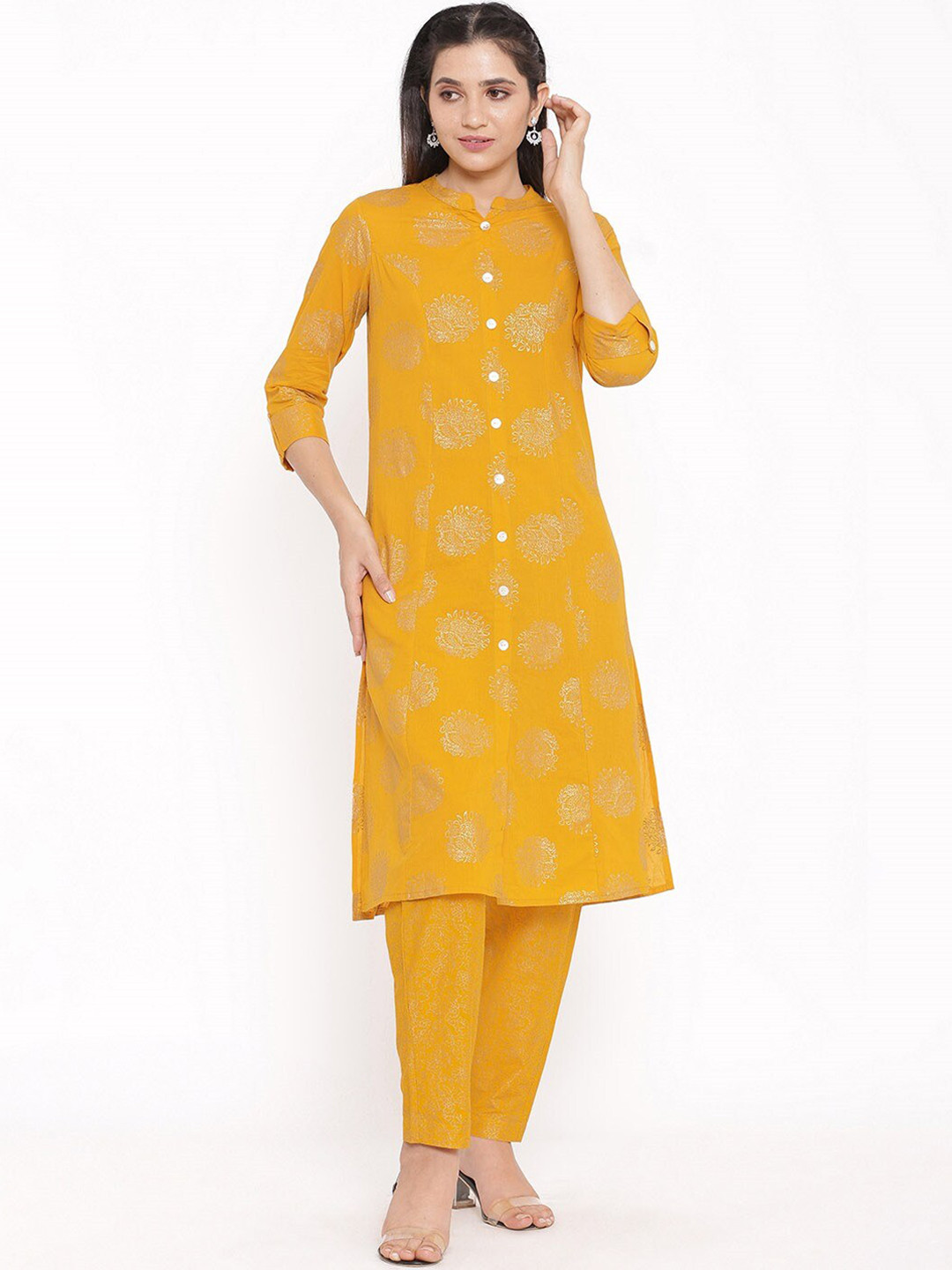 Saart Bunaai Women Yellow Floral Embroidered Kurta