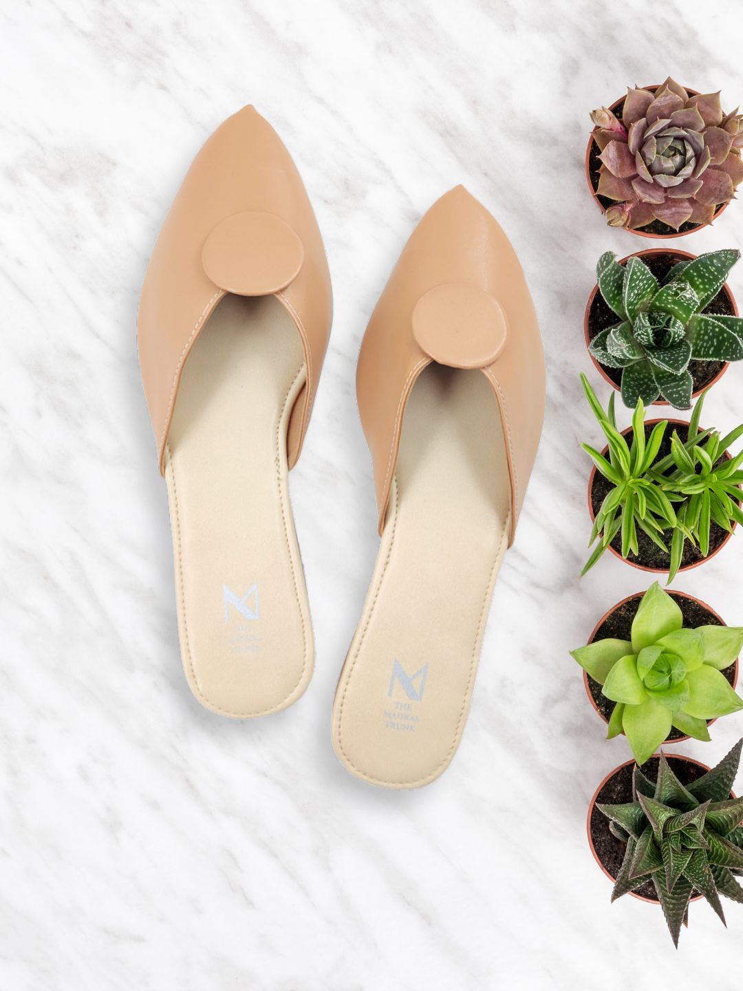 THE MADRAS TRUNK Women Beige Mules with Bows Flats