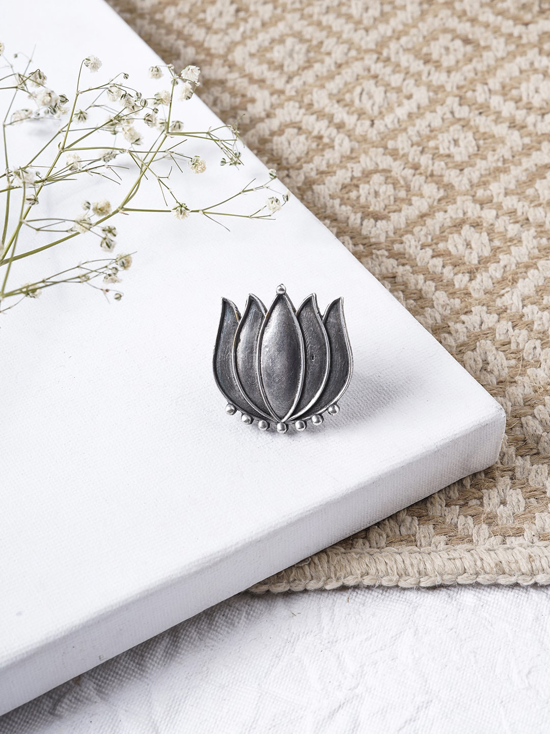 TEEJH Silver-Plated Oxidized Silver Finger Ring