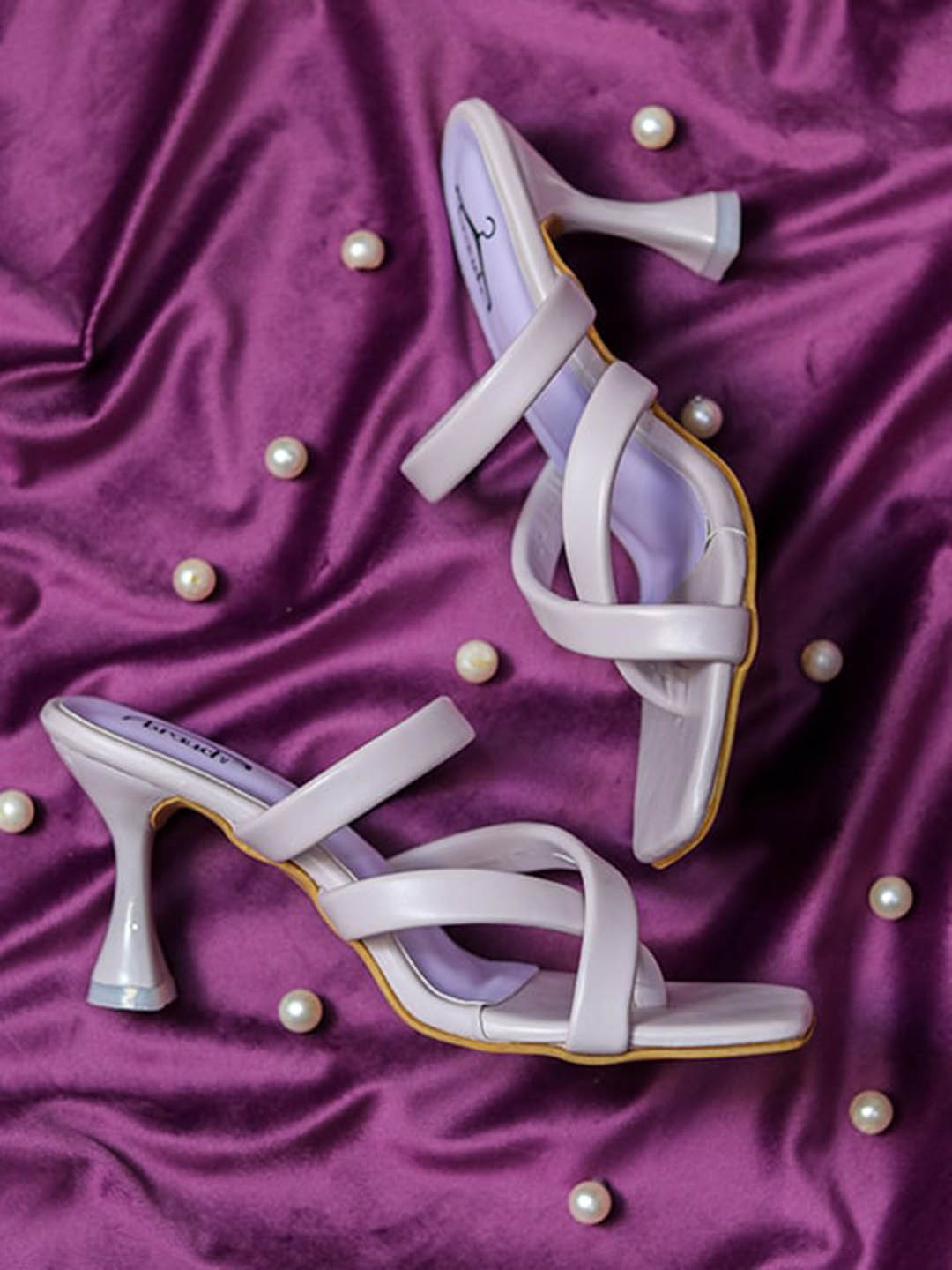 Brauch Lavender Textured Kitten Peep Toes with Bows