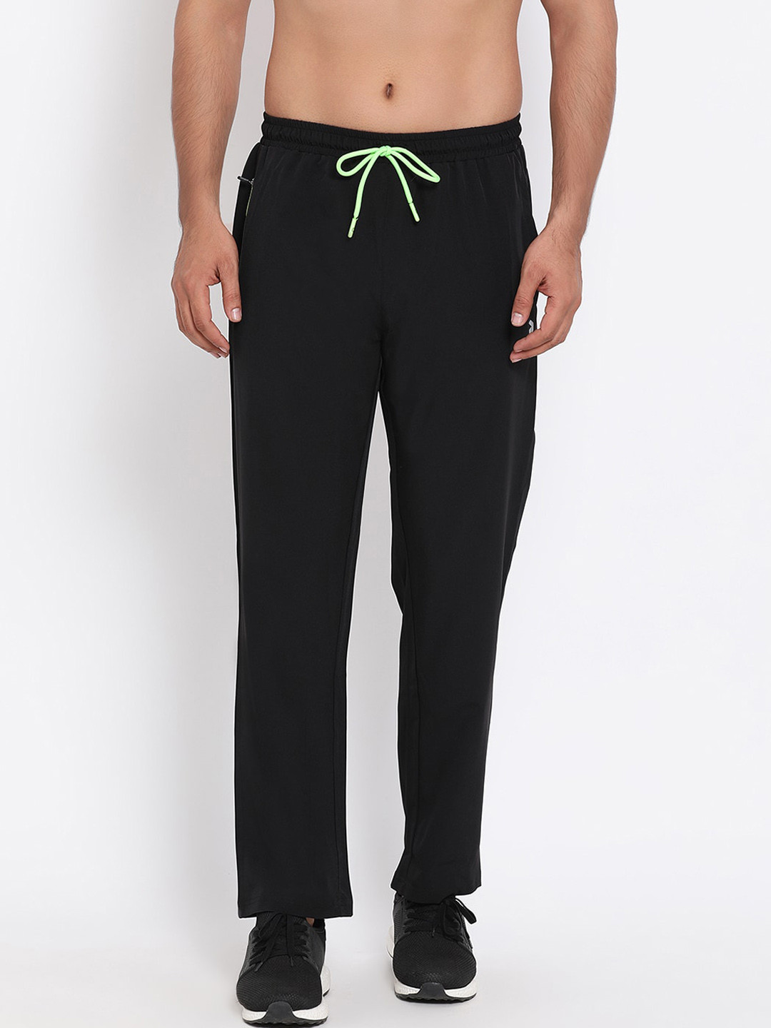 PERFKT-U Men Black Solid Track Pants