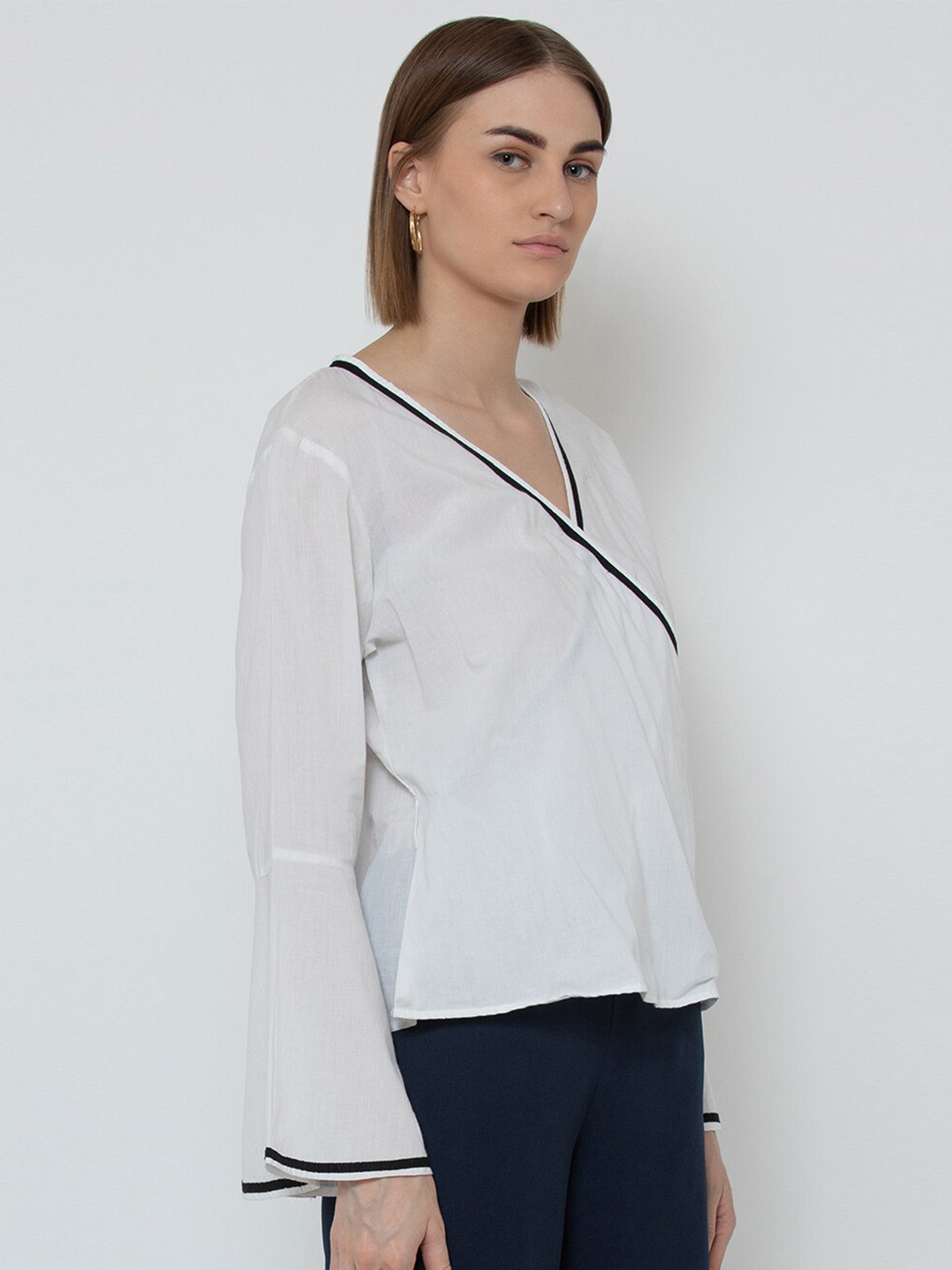 DODO & MOA White Wrap Top