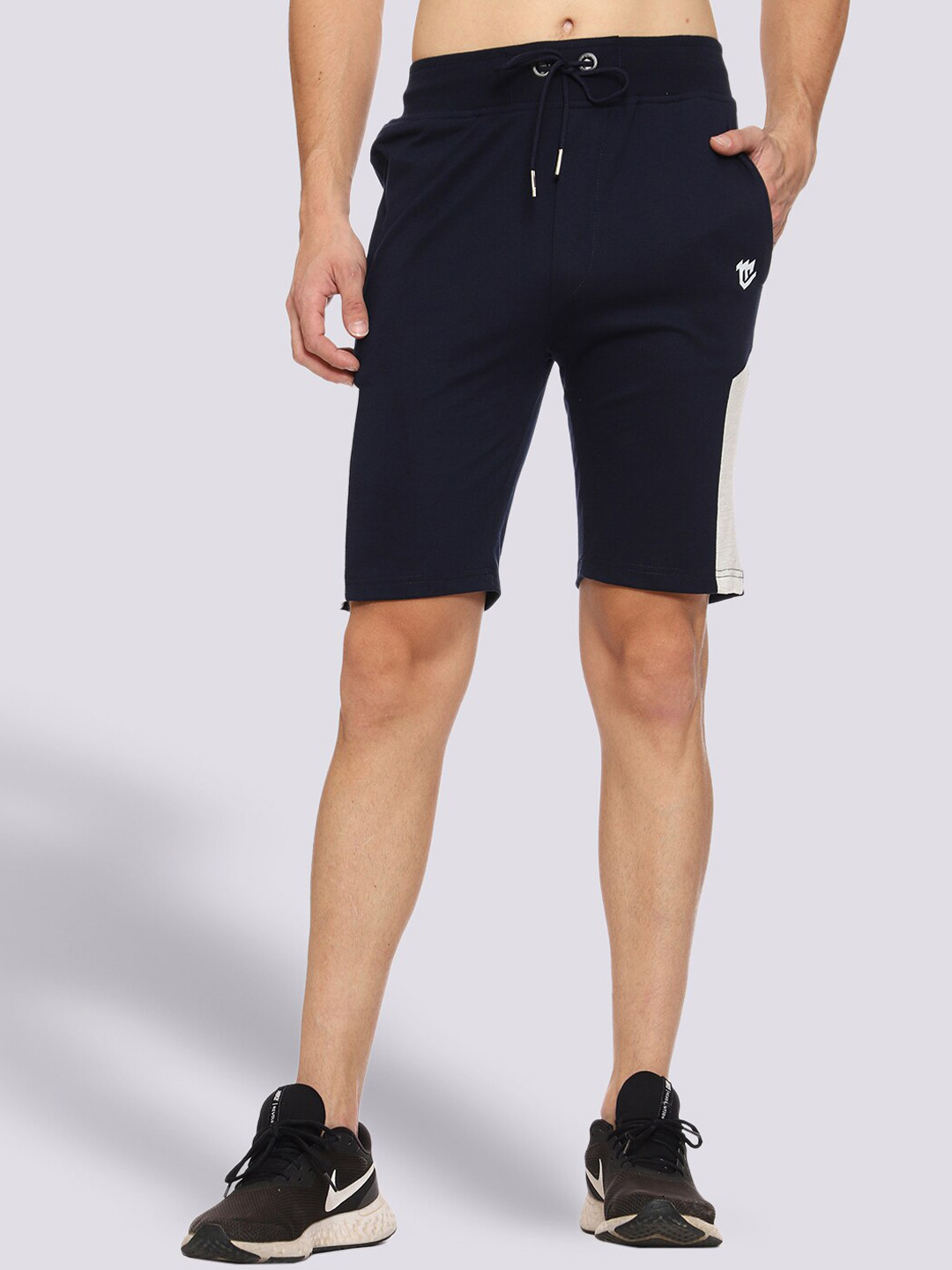 Mark Leute Men Blue & White Colourblocked Shorts