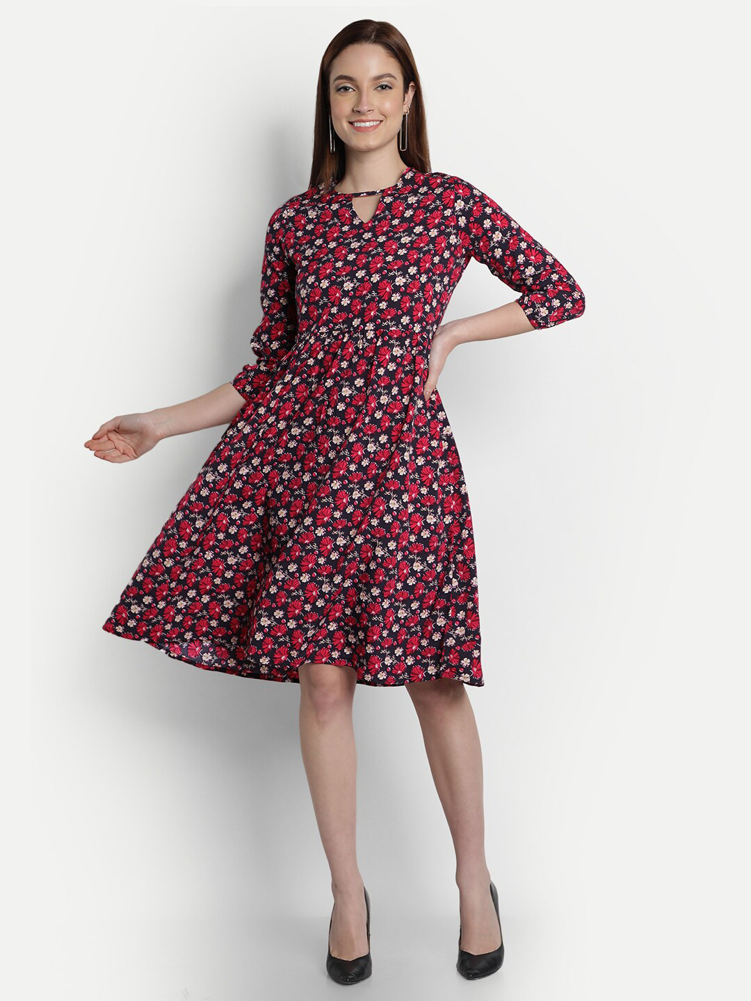 VIDE Women Red Floral Printed Keyhole Neck Crepe Dress