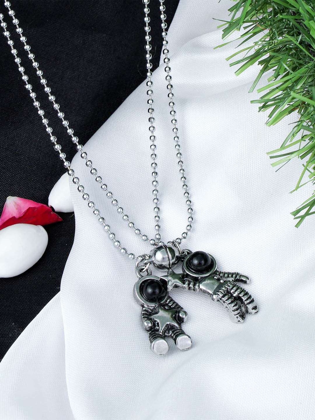 Fashion Frill Silver-Toned & Black Silver-Plated Layered Necklace