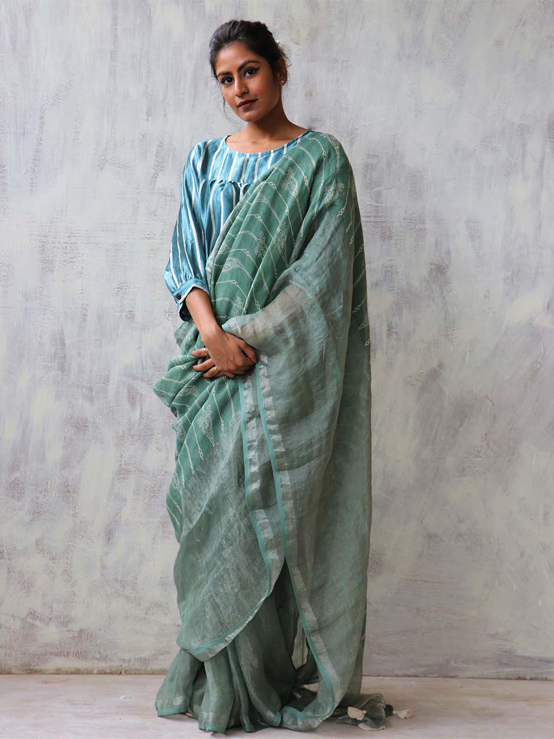 Chidiyaa Green Ethnic Motifs Pure Linen Saree