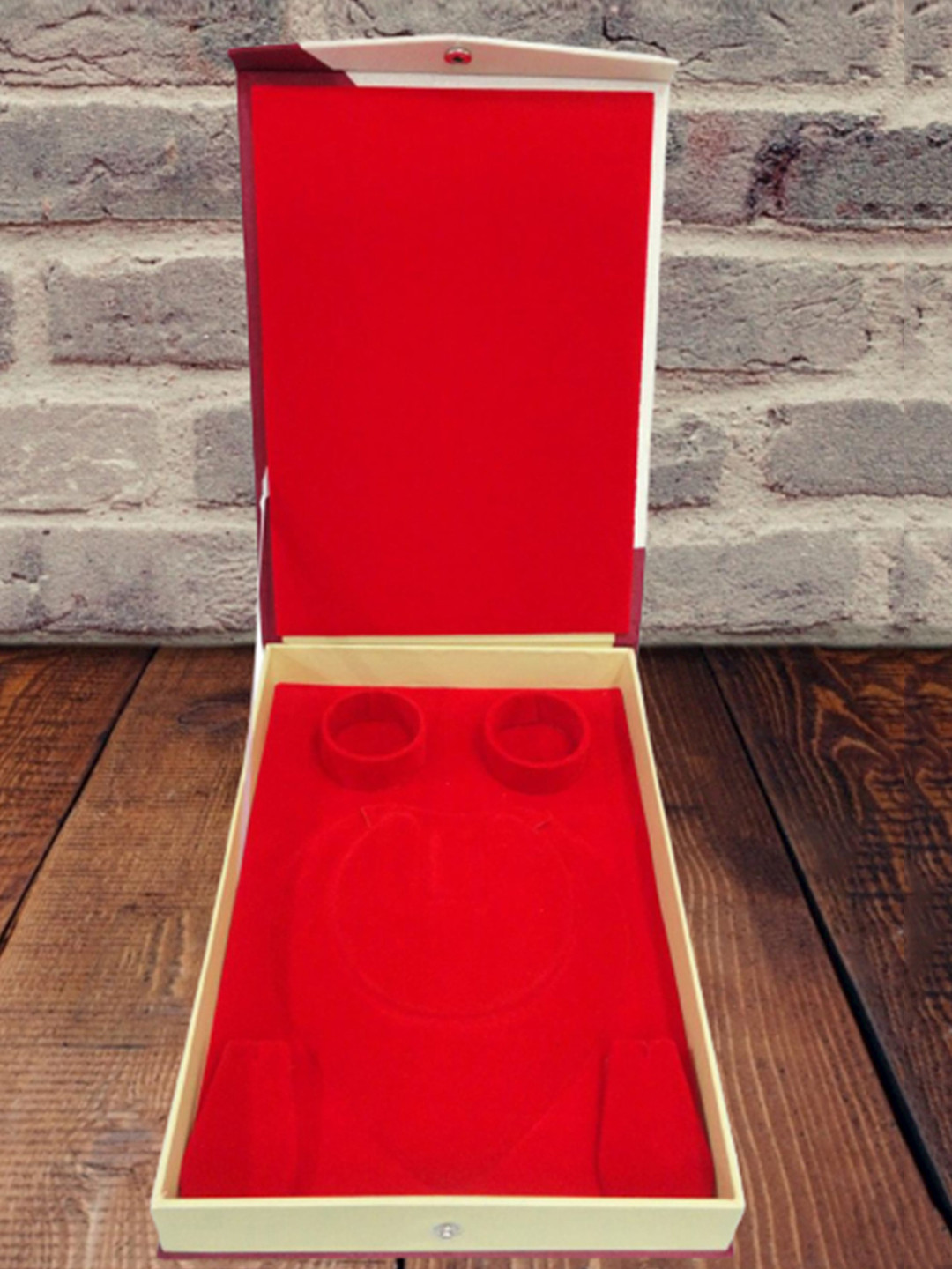 atorakushon Set of 4 Cream Coloured & Red Solid Necklace Jewellery Storage Box