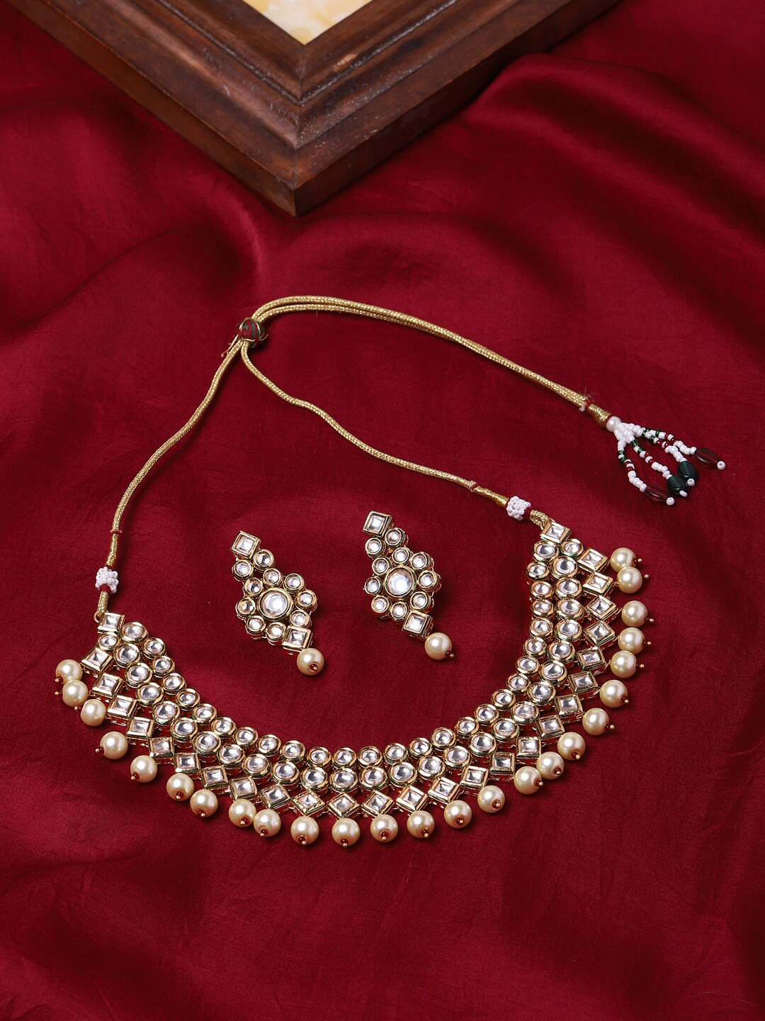 Voylla White Kundan Gold Plated Jewellery Set