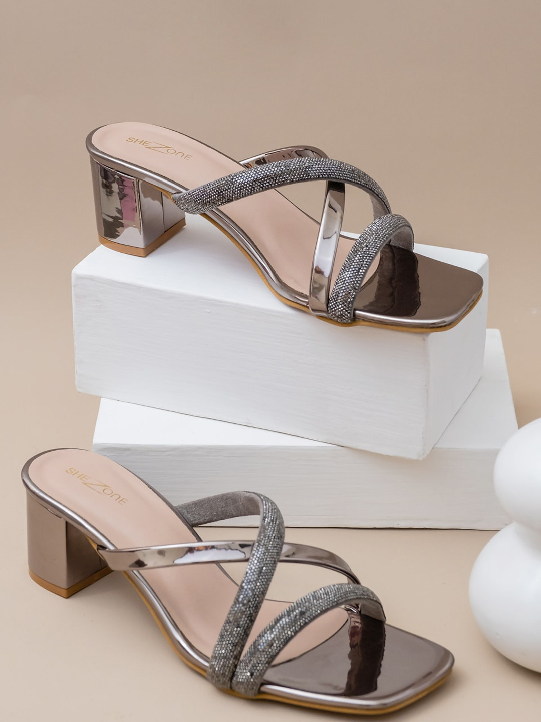 Shezone Women Grey Block Sandals