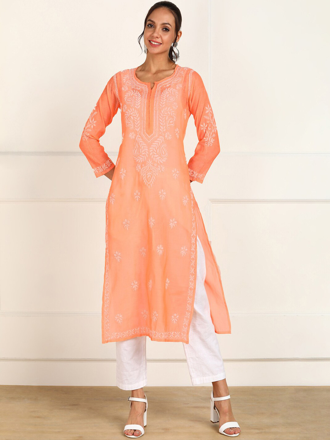 VAHSON Ethnic Motifs Embroidered Lucknow Chikankari Chanderi Silk Kurta