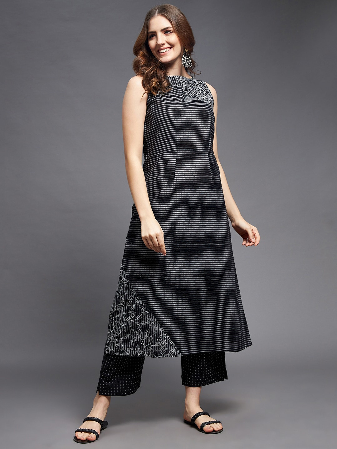Indian Dobby Women Black Geometric Thread Work Dobby Handloom Kurta