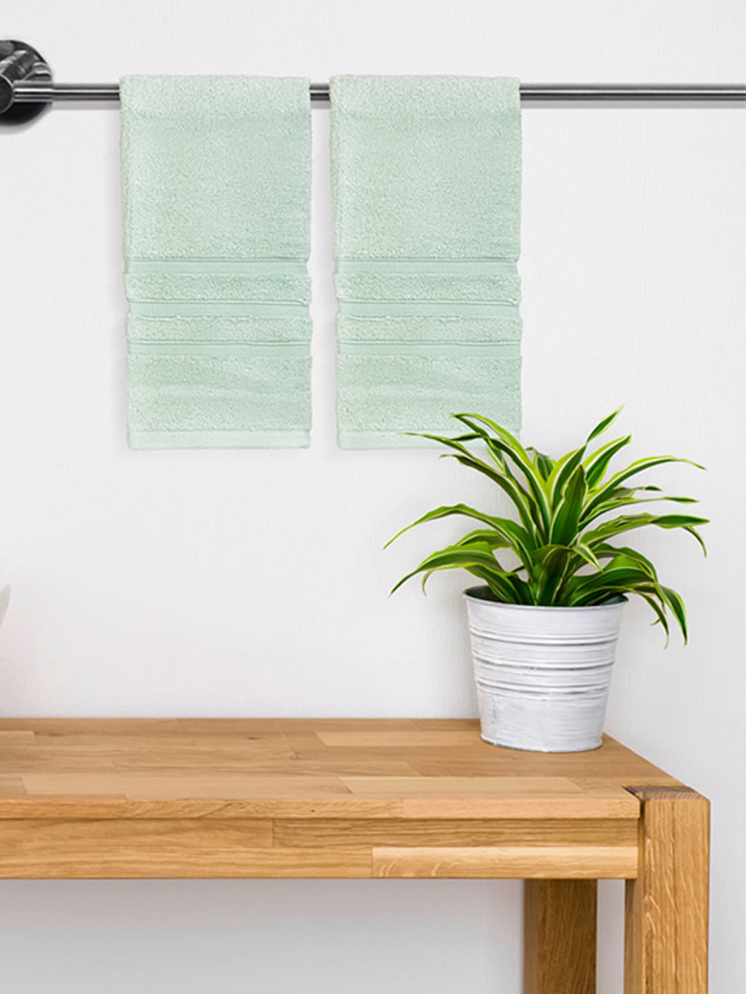 Boutique Living India Set Of 2 Green Solid Cotton 550 GSM Bamboo Bath Towels