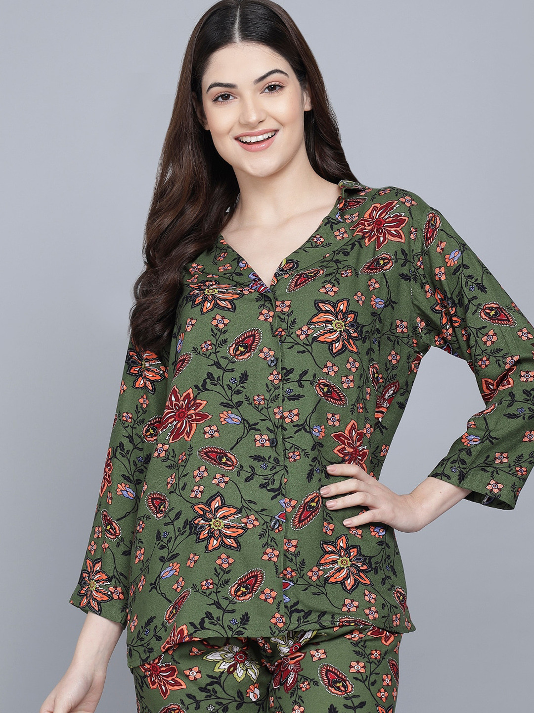 SEPHANI Women Green & Red Printed Night suit