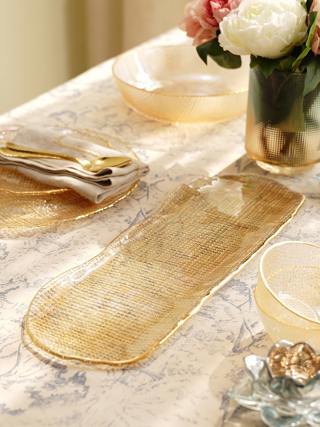 Pure Home and Living Gold-Toned Textured Glass Tray