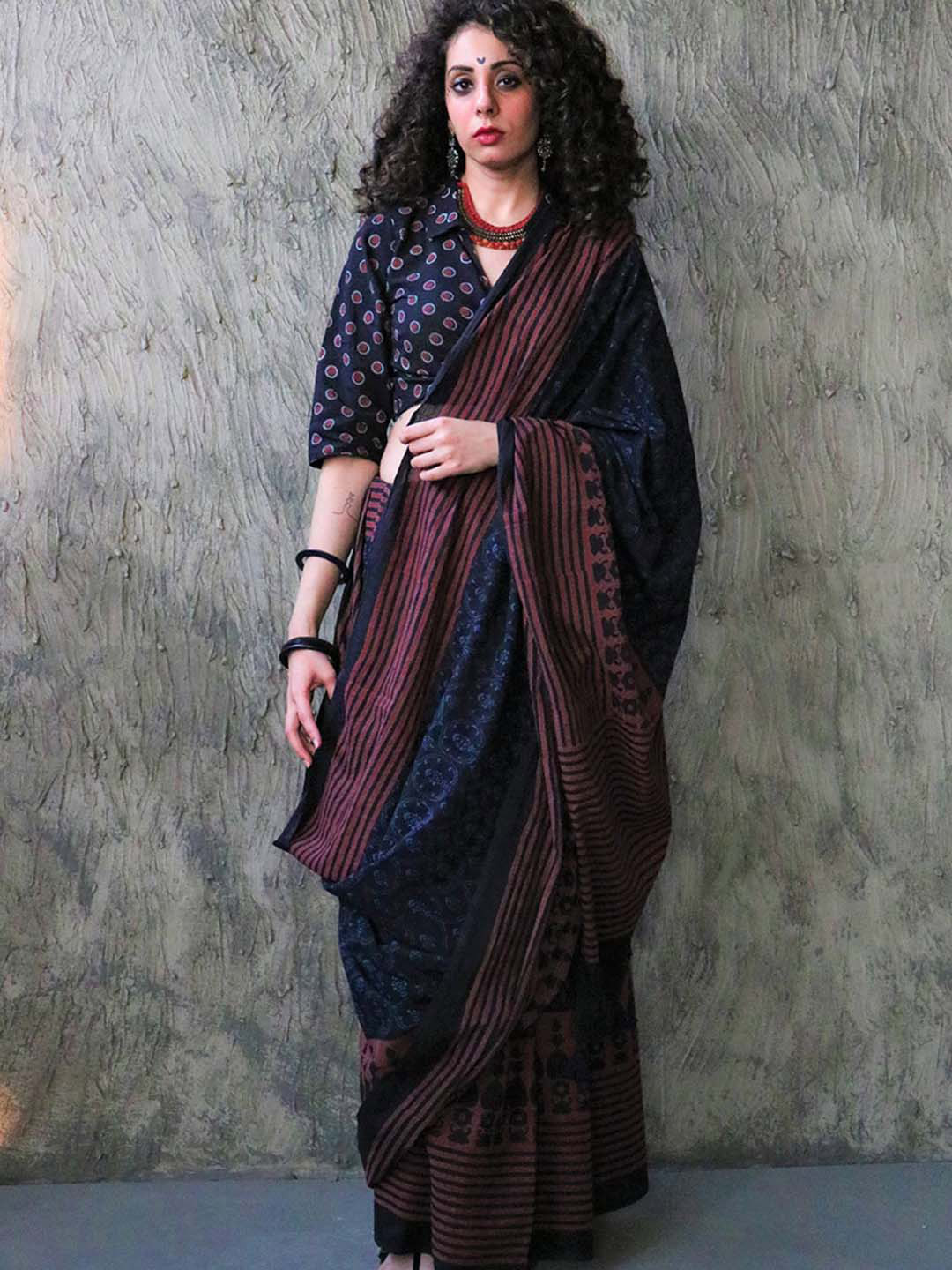 Chidiyaa Kohl Blockprinted Black Pink Mul Cotton Saree