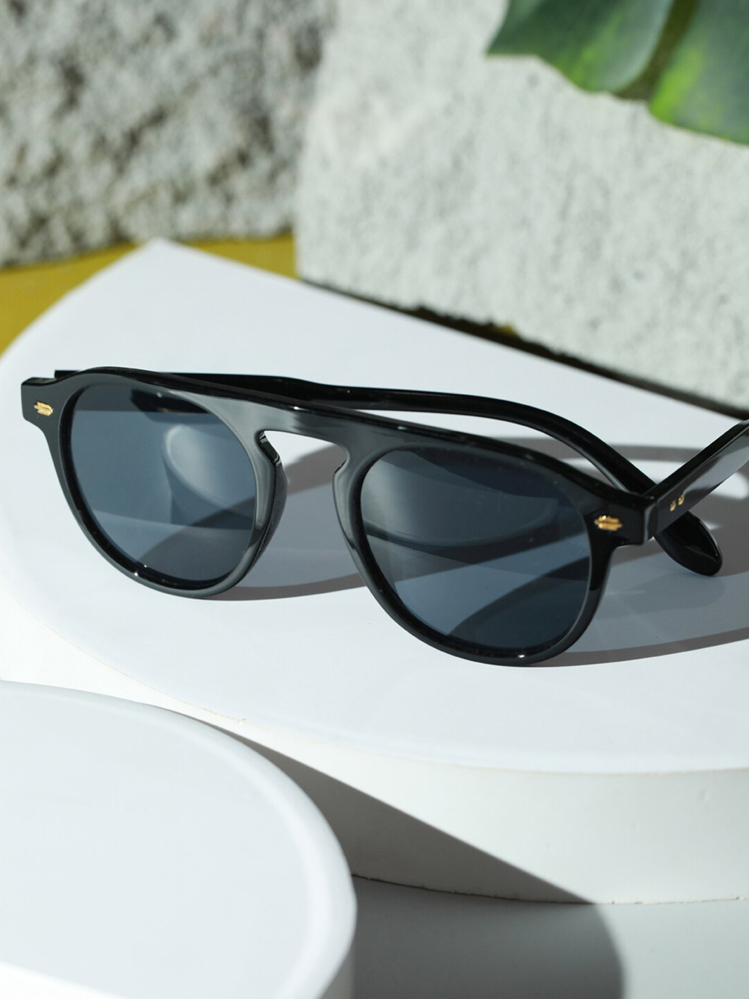 Jazz and Sizzle Women Black Round Sunglasses with UV Protected Lens SUN-JS22-M00008-Black