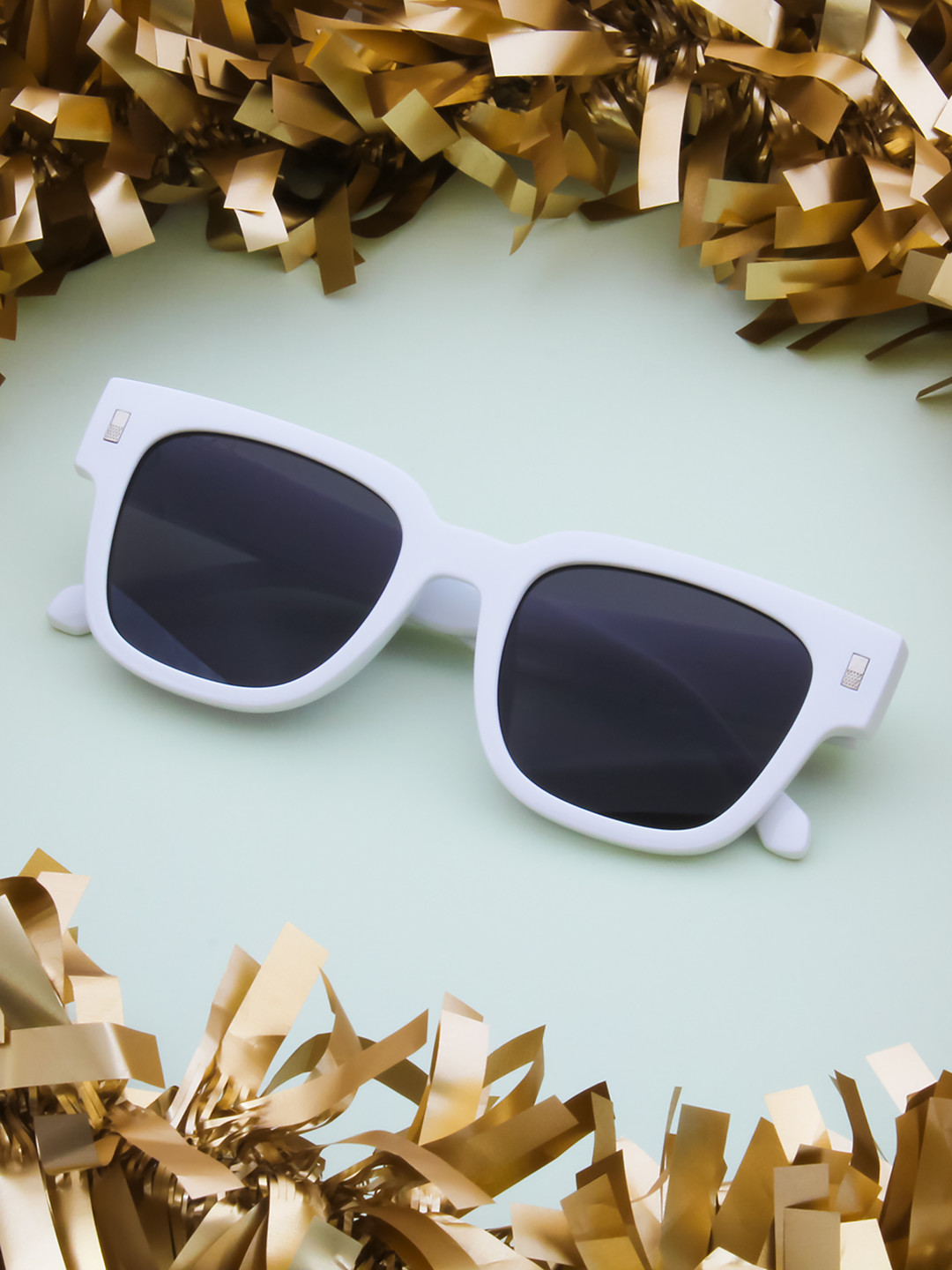 Ted Smith Unisex White-Black Wayfarer Sunglasses With UV Protected Lens