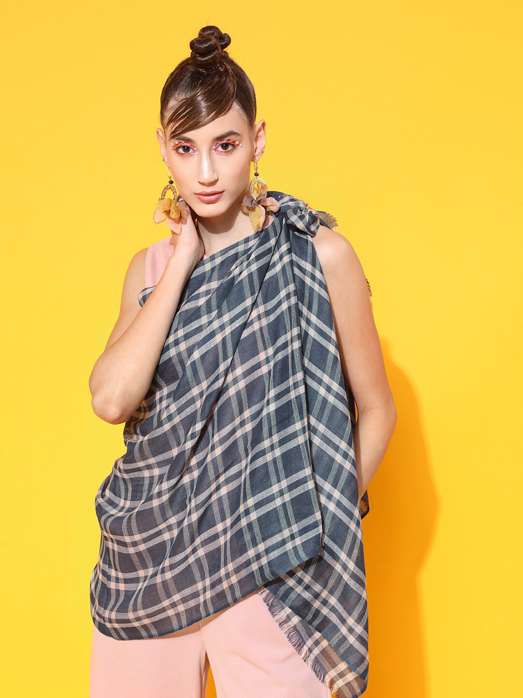 STREET 9 Women Grey & Pink Printed Stole