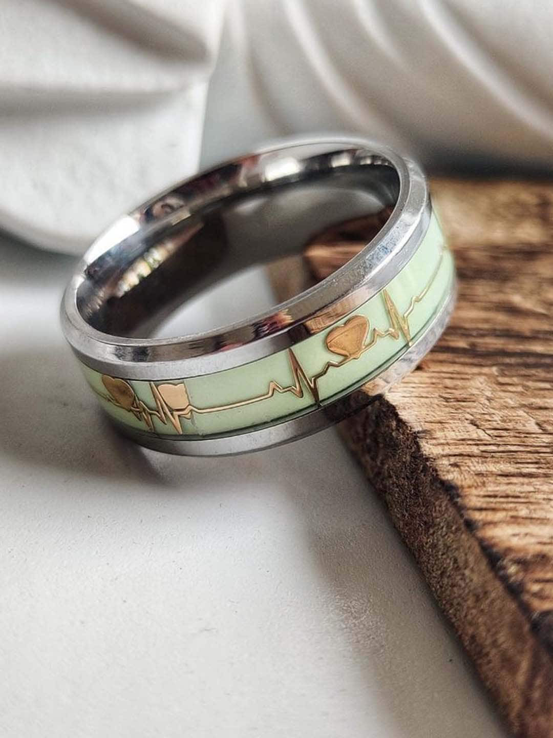 UNIVERSITY TRENDZ Gold-Plated Green Enamelled ECG Heartbeat Charm Finger Ring