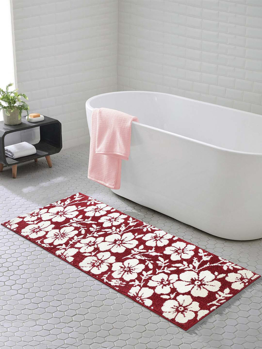OBSESSIONS Red & White 1800 GSM Anti-Skid Polyester Bath Mat