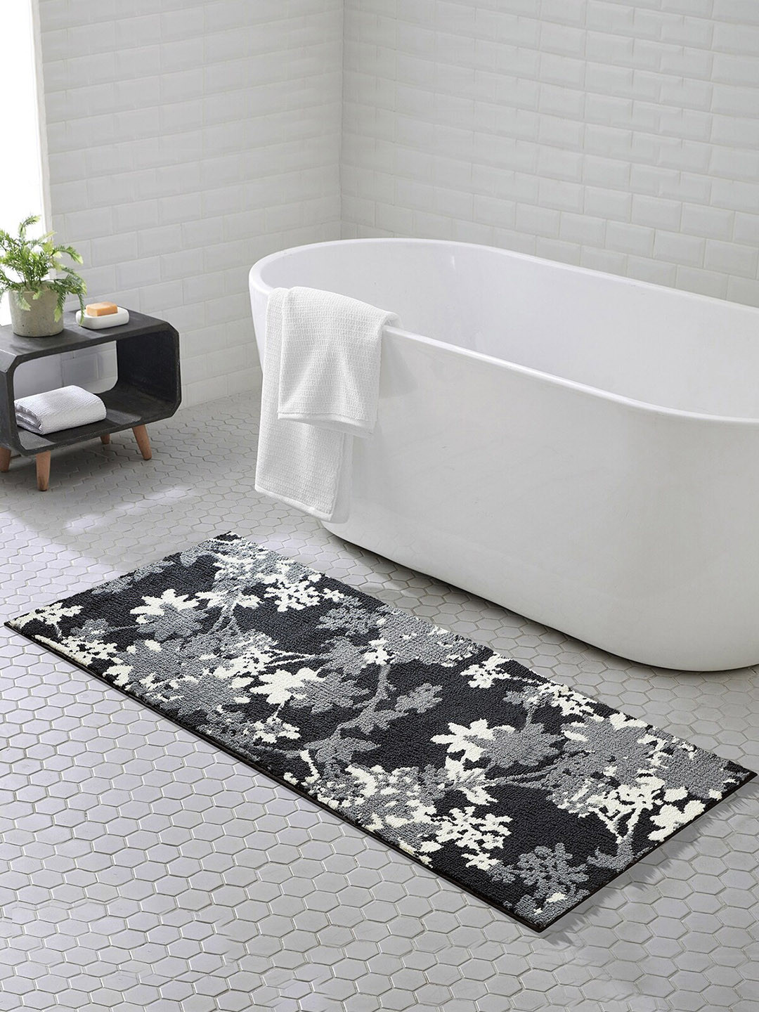 OBSESSIONS Black & Grey Floral Anti-Skid 1800GSM Bath Rugs