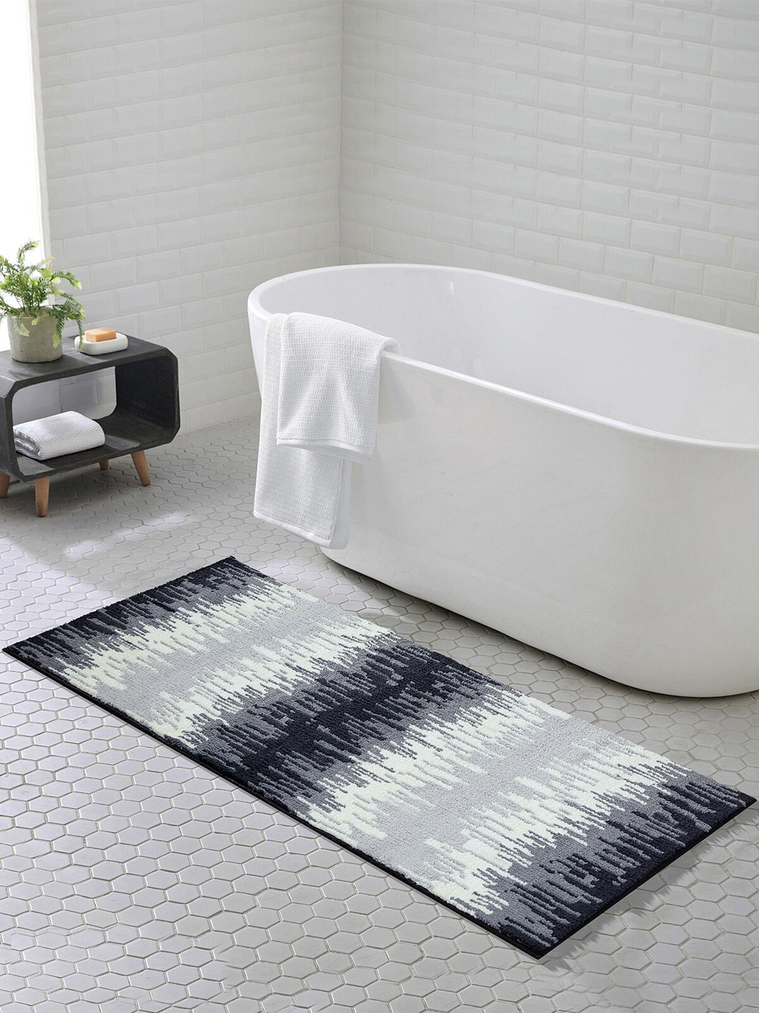 OBSESSIONS Grey & Off White Abstract Anti-Skid 1800GSM Bath Rug