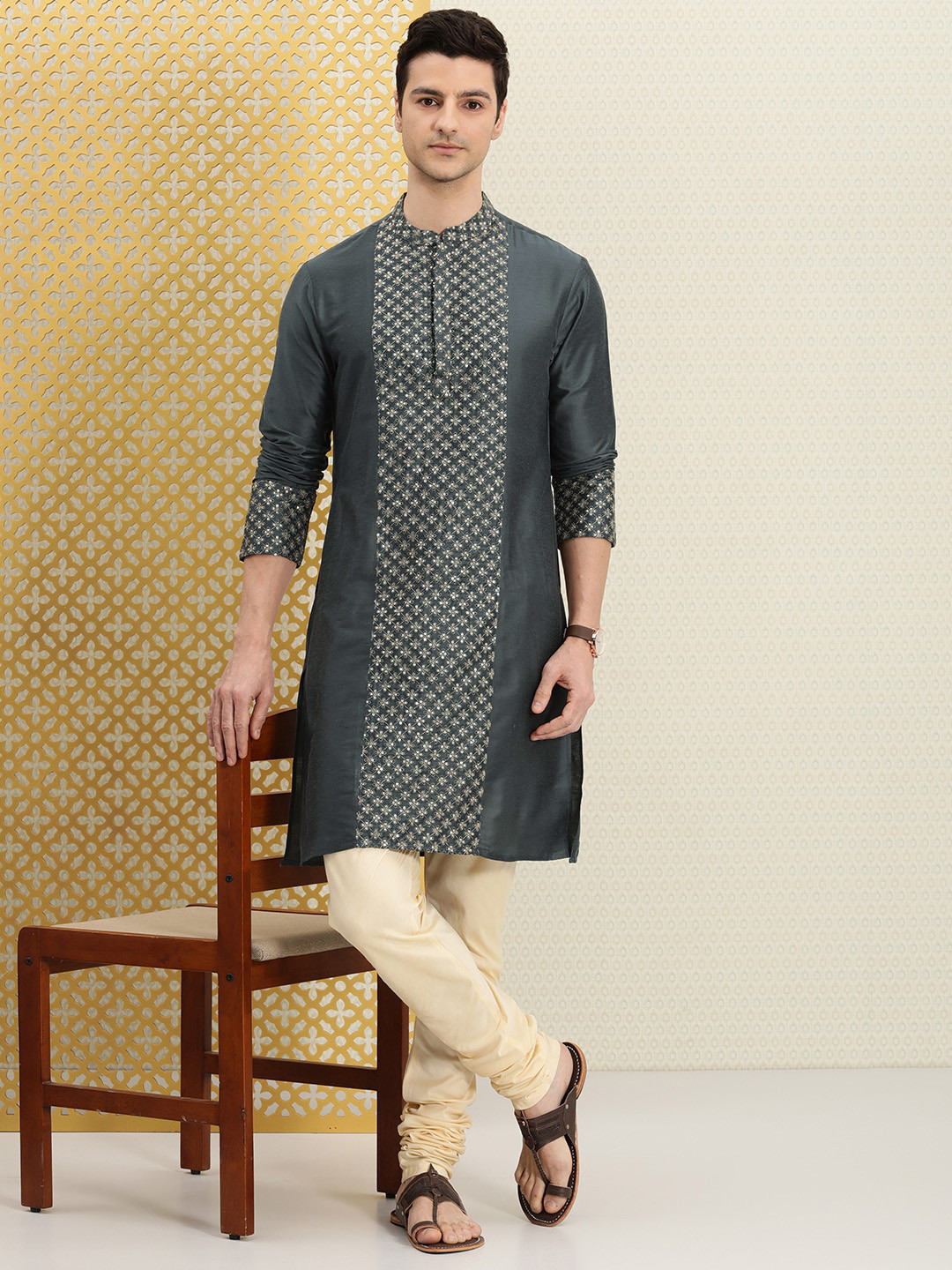 House of Pataudi Men Grey Sequin Embellished Jashn Kurta