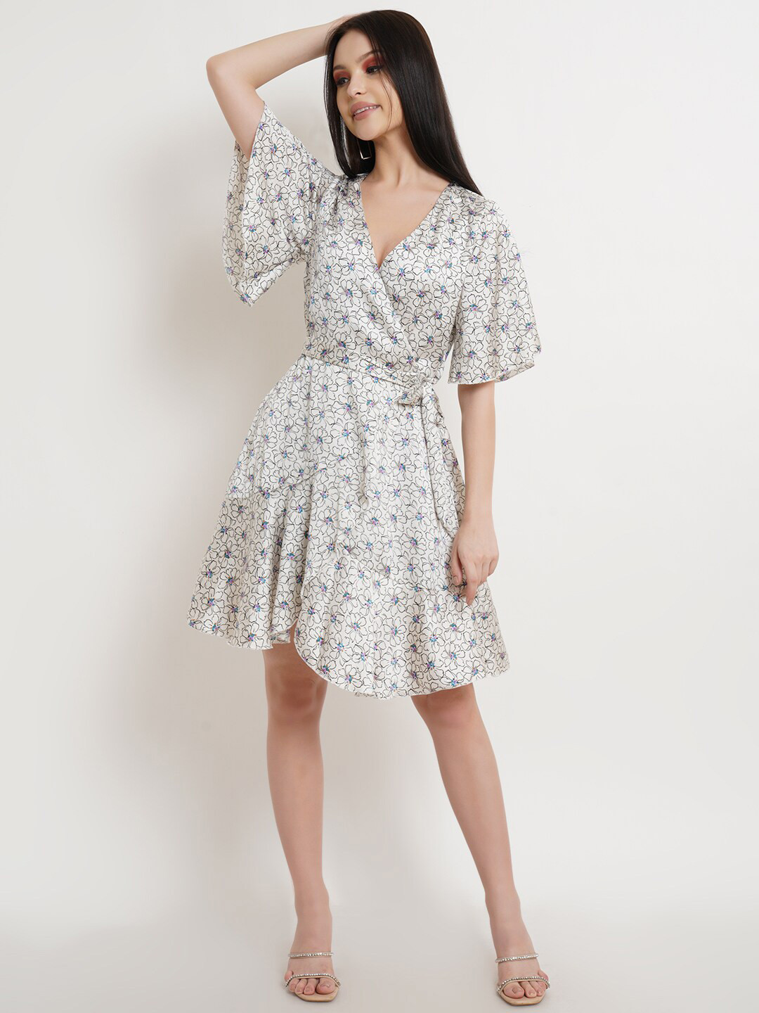 DODO & MOA Women White & Blue Floral Printed Satin Wrap Dress
