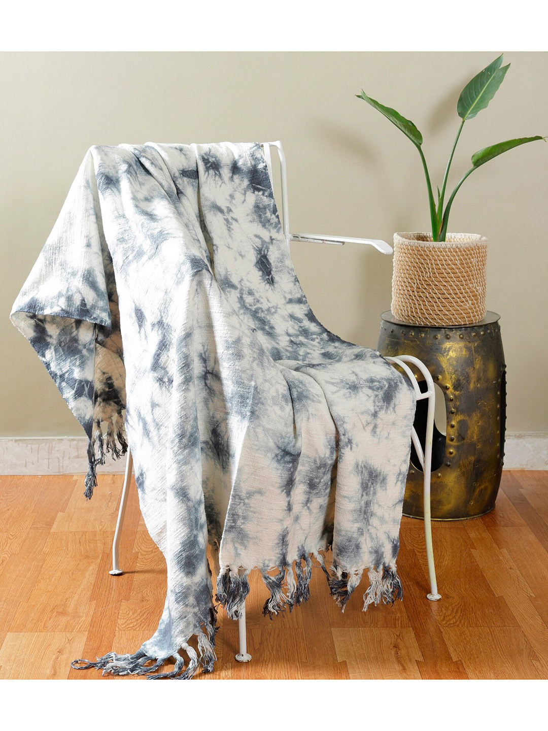 HANDICRAFT PALACE Grey & White Tye Dye Cotton Couch Throws