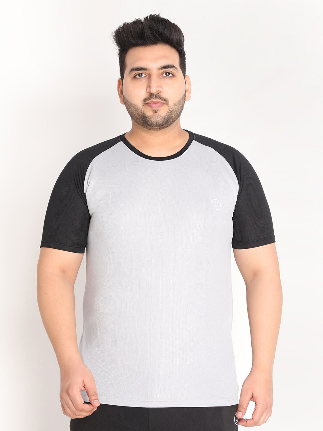 CHKOKKO Plus Men Grey and Black Raglan Sleeves Round Neck T-shirt