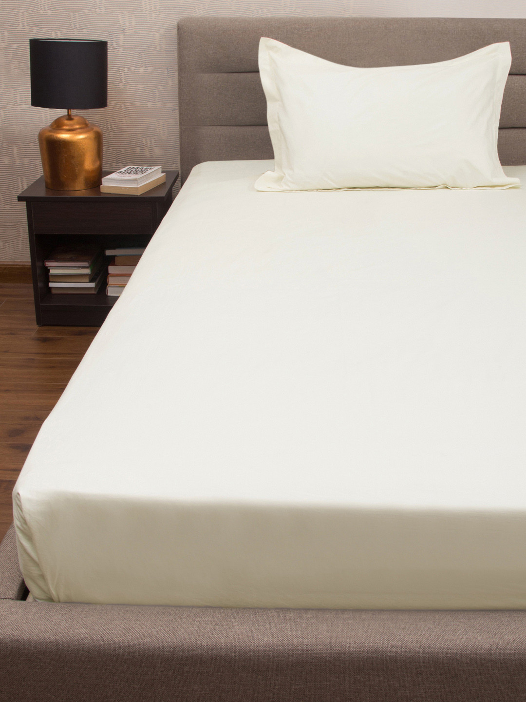 PETAL HOME Off White Pure Cotton Skin-Friendly 300 TC Single Fine Bedsheet with a Pillow Cover-87 x 93 inches