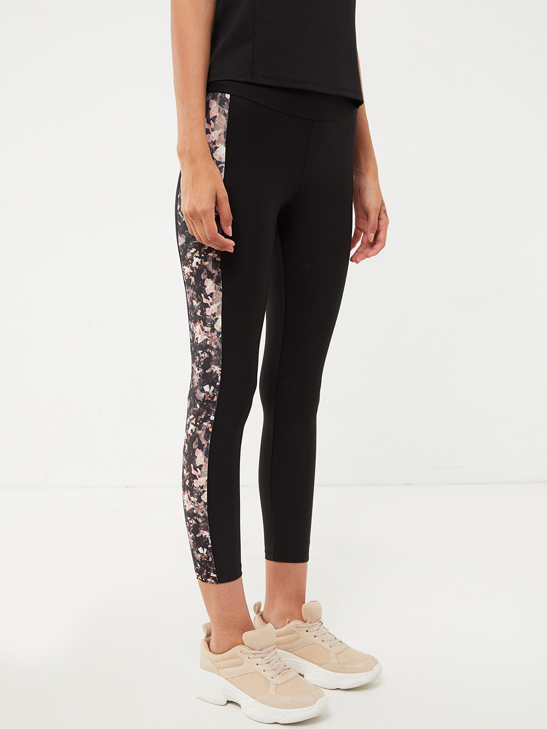 LC Waikiki Women Black Printed Detail Sports Tights