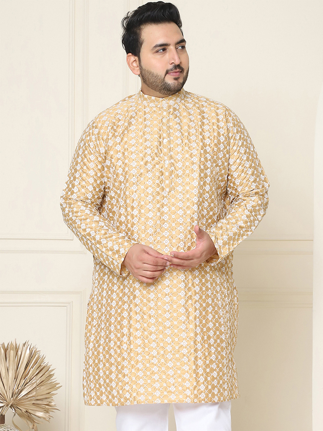 SOJANYA PLUS Men Golden & White Chikankari Embroidered Kurta