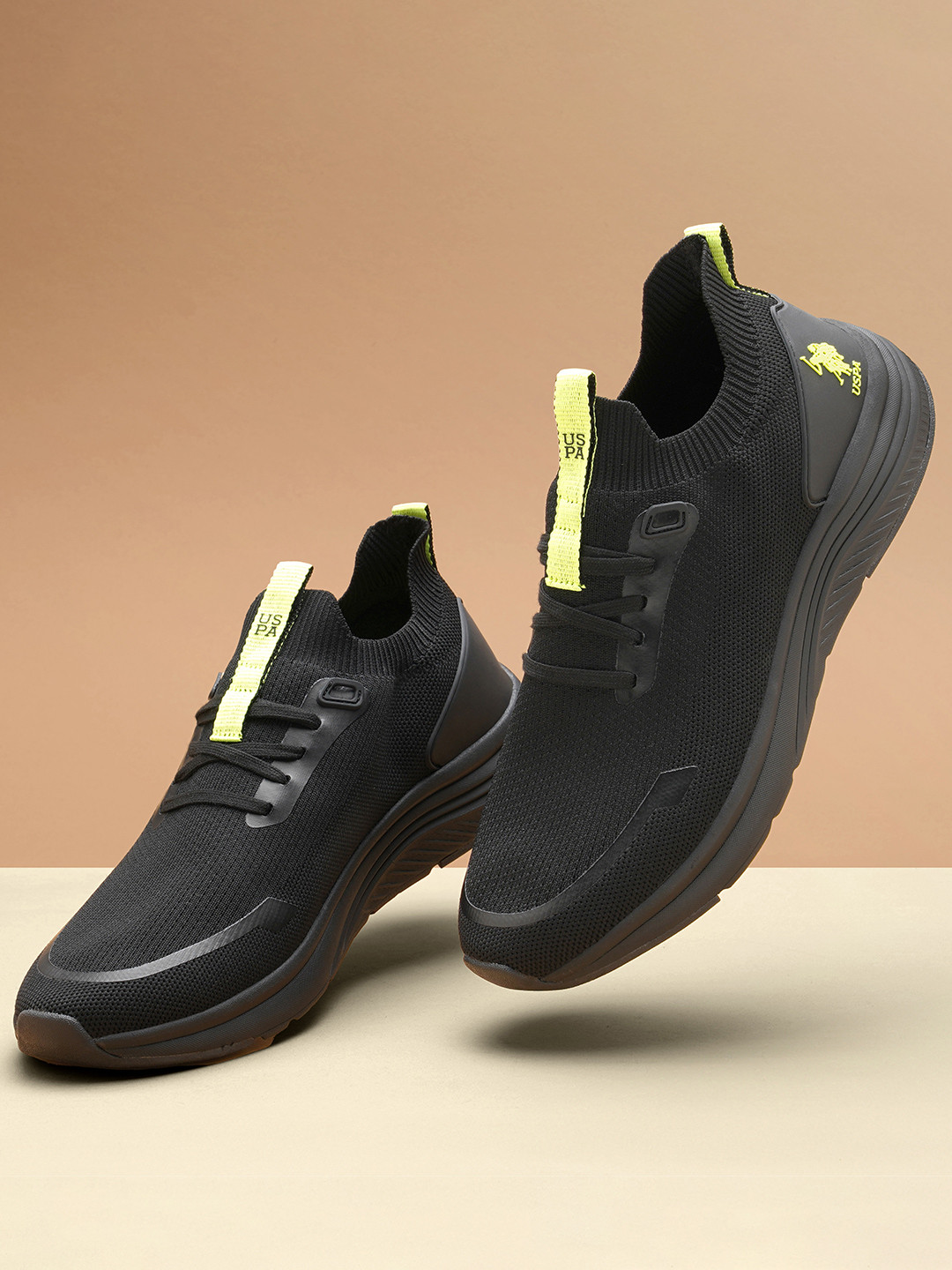 U.S. Polo Assn. Men Black Solid Oxley 2.0 Walking Shoes