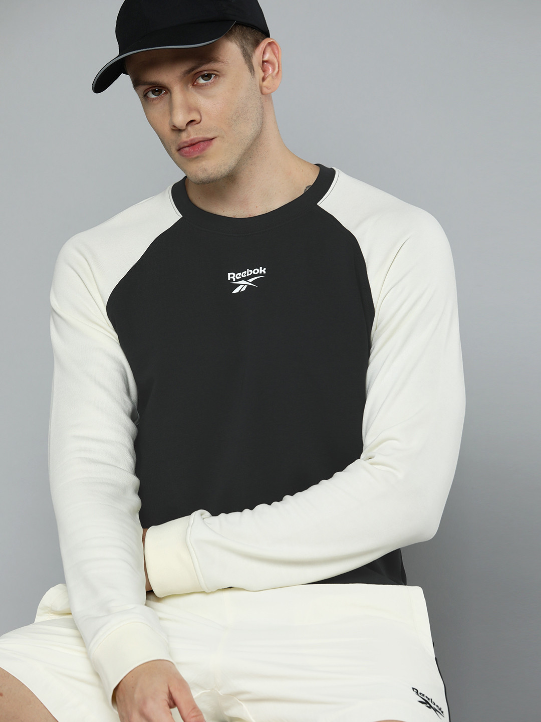 Reebok Classic Unisex Black & Cream Brand Logo Printed Sweatshirt