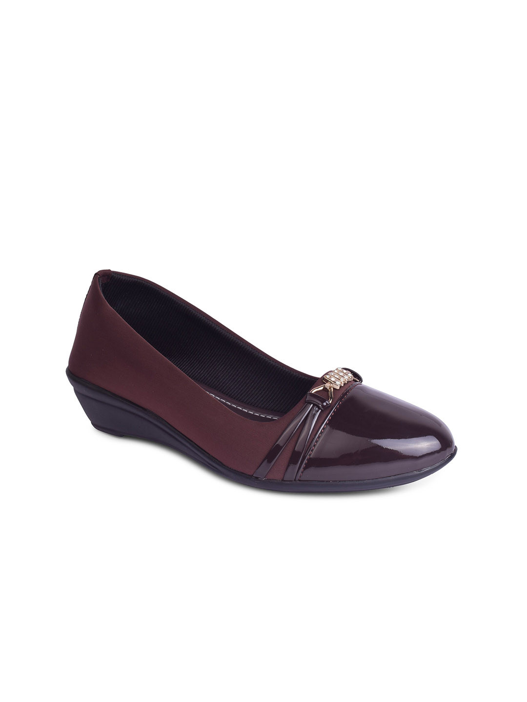 XE Looks Brown Solid Wedge Pumps