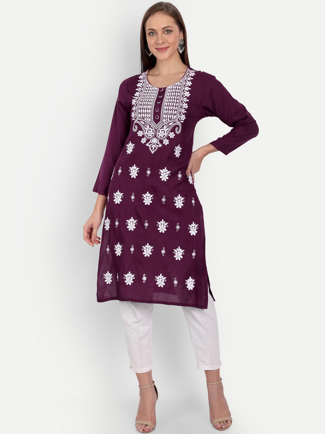 Indiankala4u Women Burgundy Geometric Embroidered Kurta