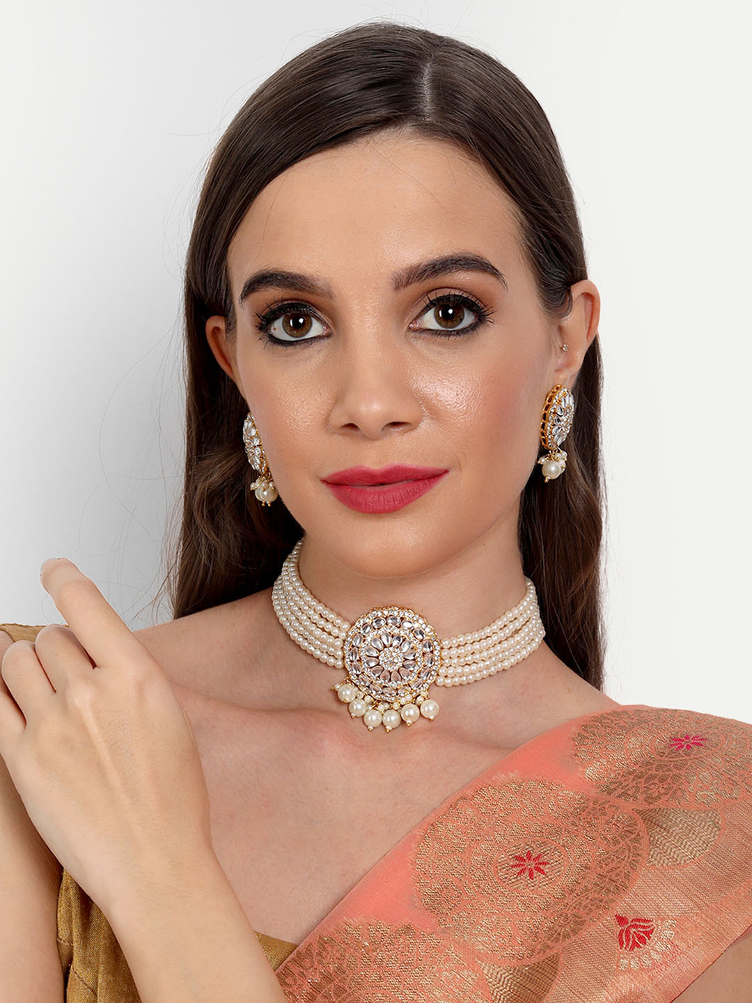 ROHINIKA Women Gold Plated White Kundan Studded Jewellery Set